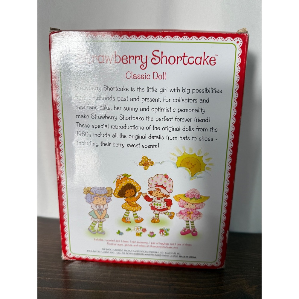 Strawberry Shortcake Classic Doll 1980s Retro Design Basic Fun Scented New 2021 - Picture 6 of 11